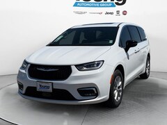 2026 Chrysler Pacifica LIMITED AWD Passenger Van