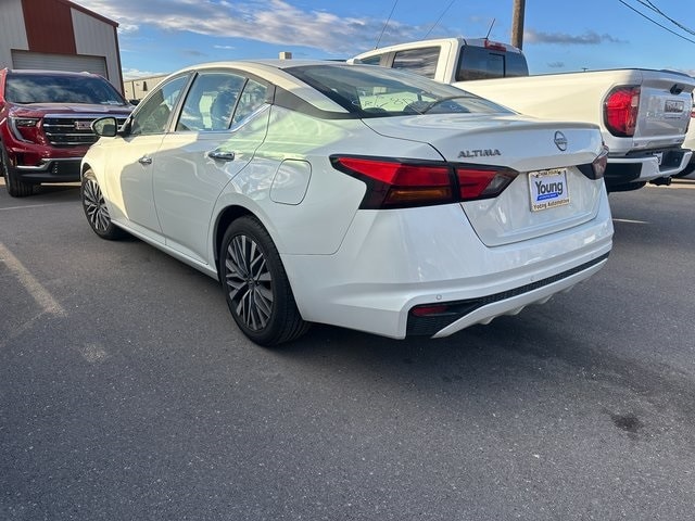 2023 Nissan Altima 2.5 SV photo 3