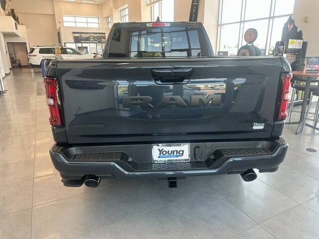 2025 Ram 1500 Laramie photo 3