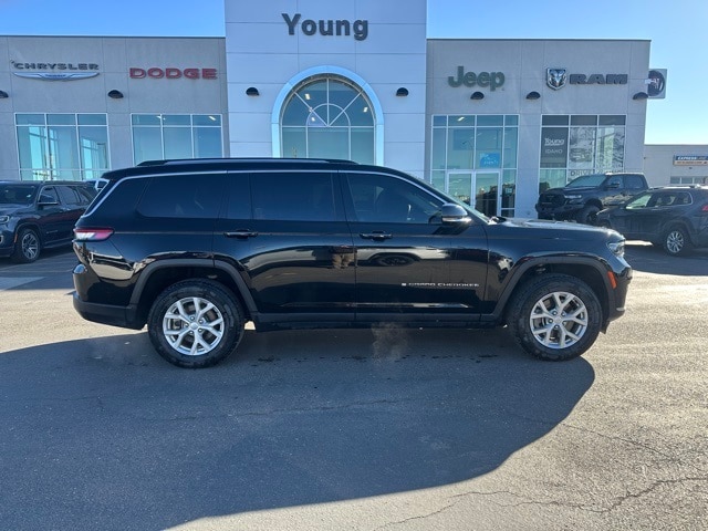 2023 Jeep Grand Cherokee Limited photo 2