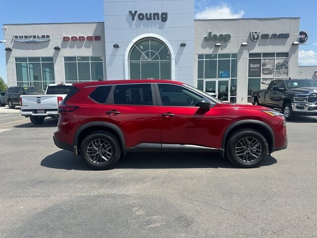 2024 Nissan Rogue S photo 2