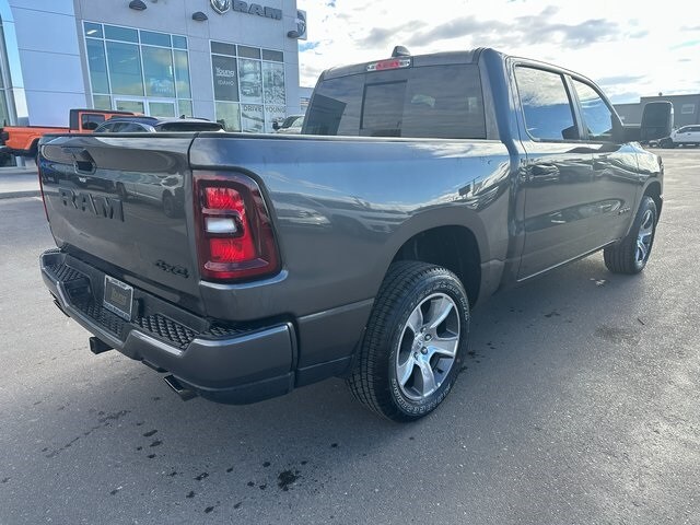 2025 Ram 1500 Tradesman photo 3