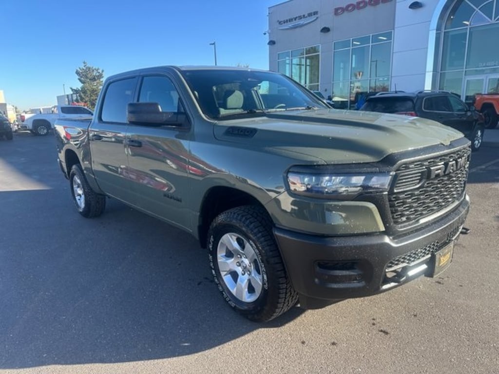 New 2026 Ram 1500 TRADESMAN CREW CAB 4X4 5'7 BOX Pickup