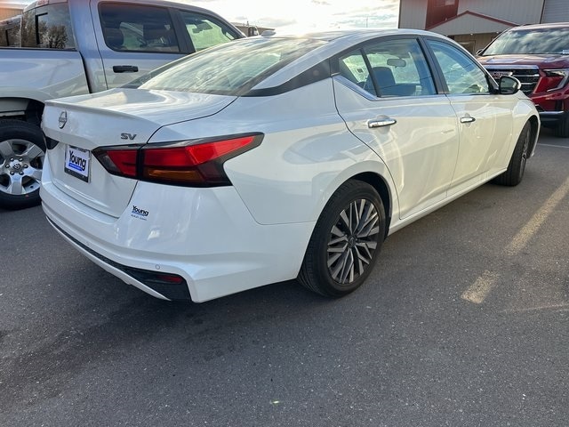 2023 Nissan Altima 2.5 SV photo 3