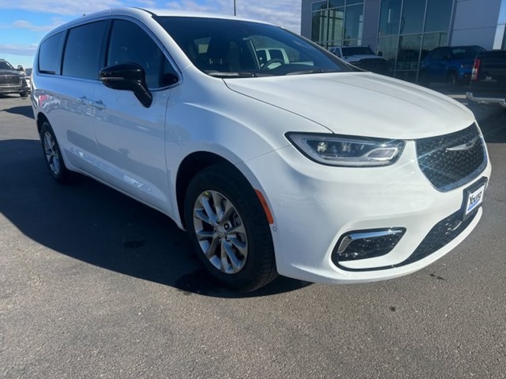 New 2026 Chrysler Pacifica SELECT AWD Passenger Van