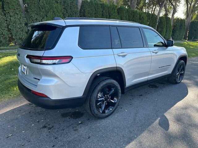 2025 Jeep Grand Cherokee L photo 3
