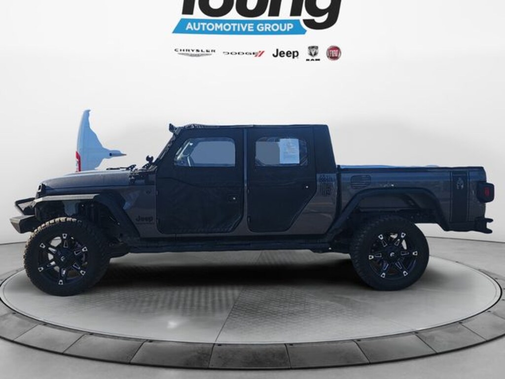 Used 2023 Jeep Gladiator Sport Truck Crew Cab