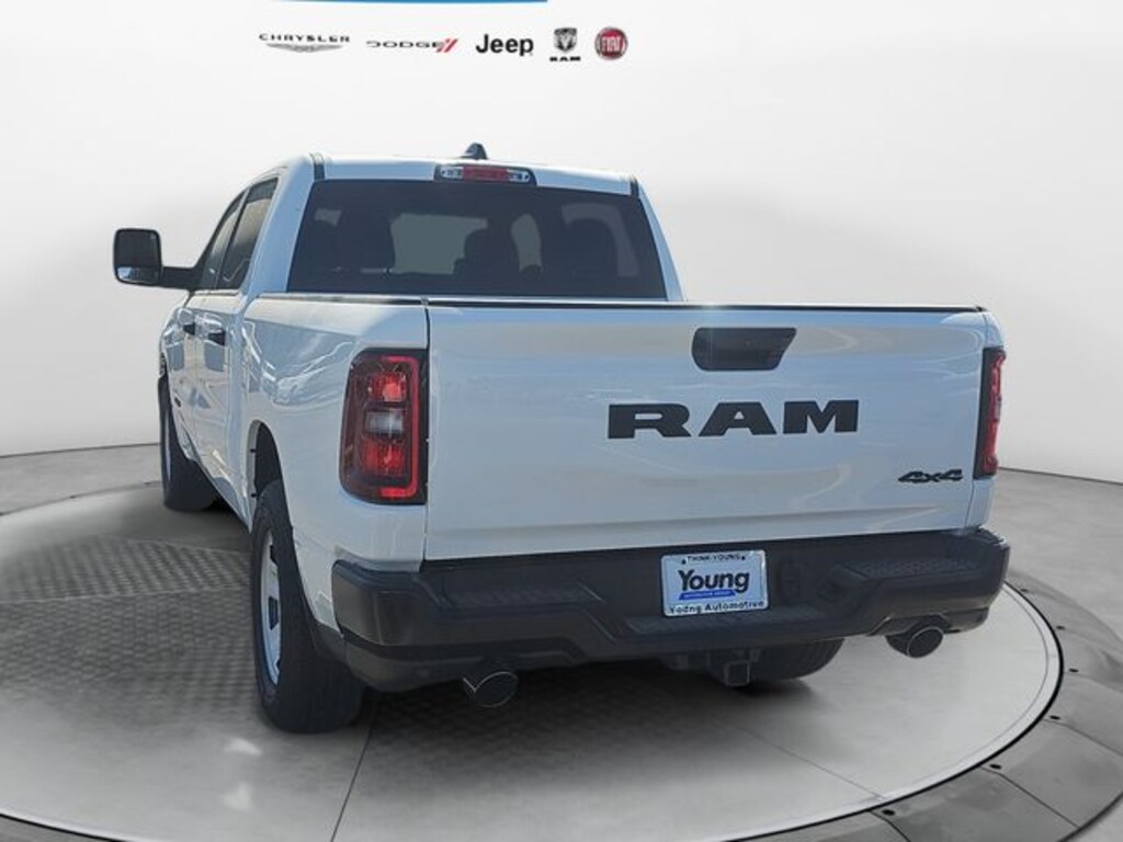 New 2026 Ram 1500 TRADESMAN CREW CAB 4X4 5'7 BOX Pickup