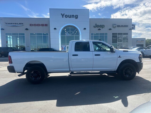 2025 Ram 3500 Tradesman photo 2