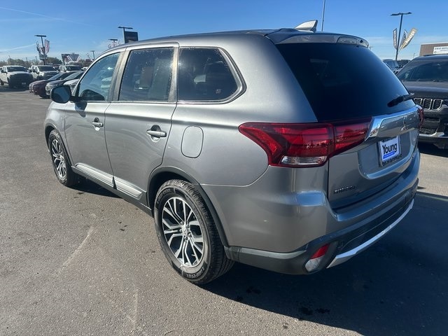 2018 Mitsubishi Outlander SE photo 4