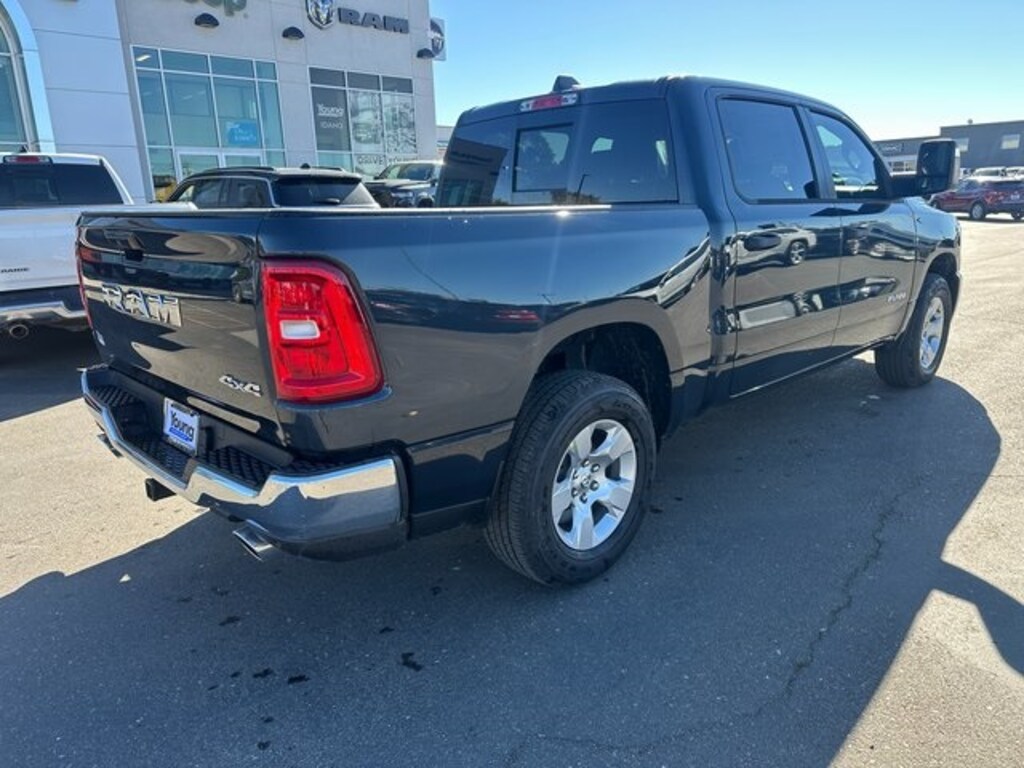 New 2026 Ram 1500 TRADESMAN CREW CAB 4X4 5'7 BOX Pickup