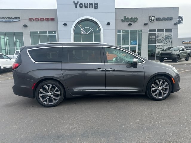 Used 2019 Chrysler Pacifica Limited with VIN 2C4RC1GG6KR732648 for sale in Burley, ID