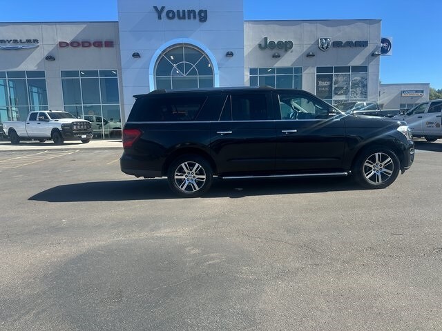 2023 Ford Expedition MAX Limited photo 2
