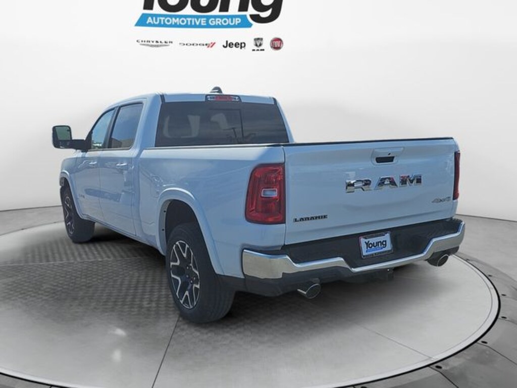 New 2026 Ram 1500 LARAMIE CREW CAB 4X4 6'4 BOX Pickup