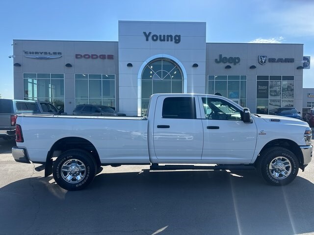2025 Ram 2500 Tradesman photo 2
