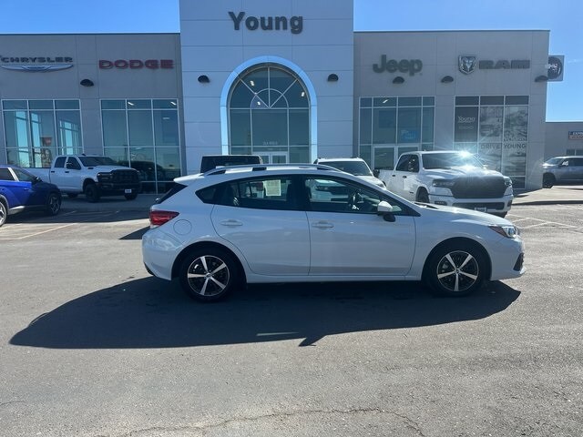 2022 Subaru Impreza Premium photo 2