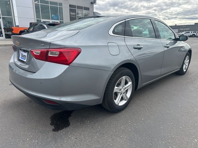 2024 Chevrolet Malibu 1LT photo 3