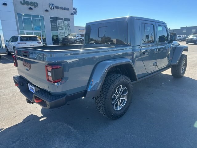 2025 Jeep Gladiator Mojave photo 3
