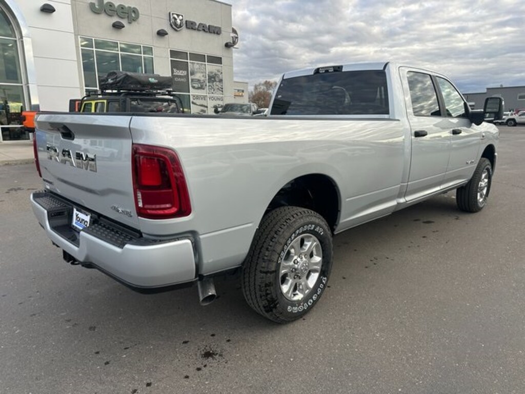 New 2026 Ram 2500 BIG HORN CREW CAB 4X4 8' BOX Pickup