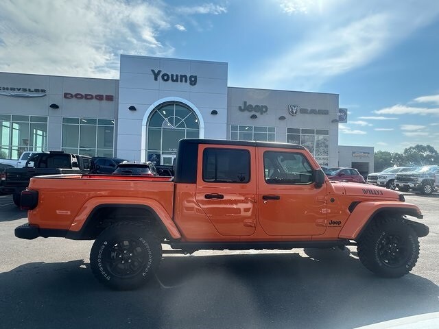 2025 Jeep Gladiator Willys photo 2