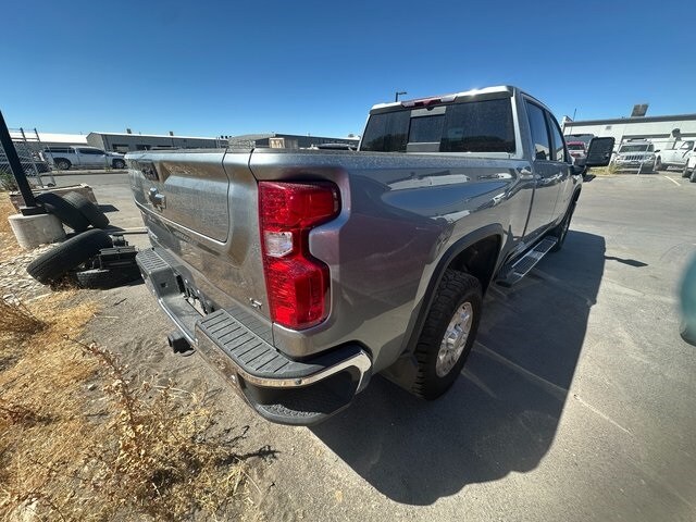 2024 Chevrolet Silverado 2500HD LT photo 2