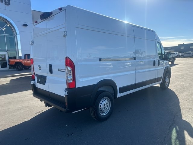 2026 Ram ProMaster 2500 Cargo Van photo 3
