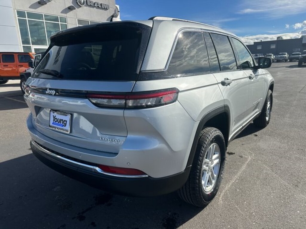 New 2025 Jeep Grand Cherokee LAREDO 4X4 Sport Utility