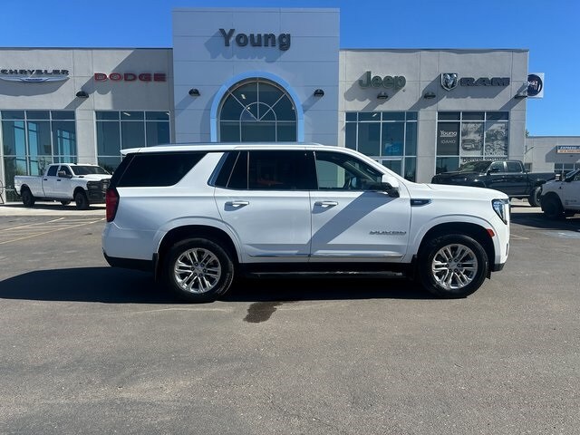 2024 Gmc Yukon SLT photo 2