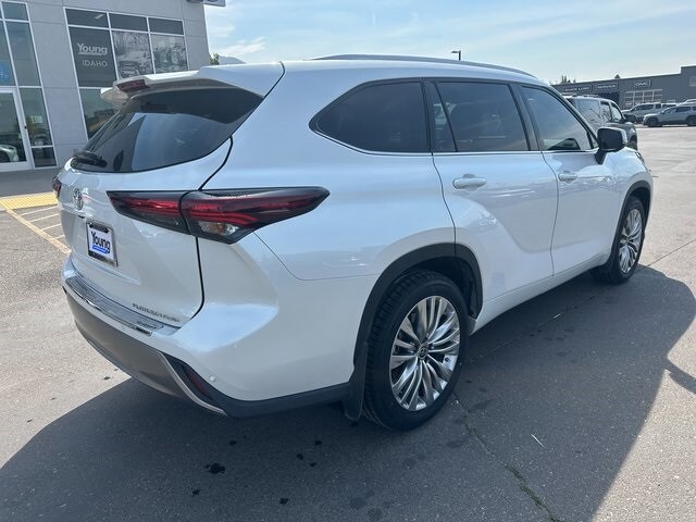2024 Toyota Highlander photo 3