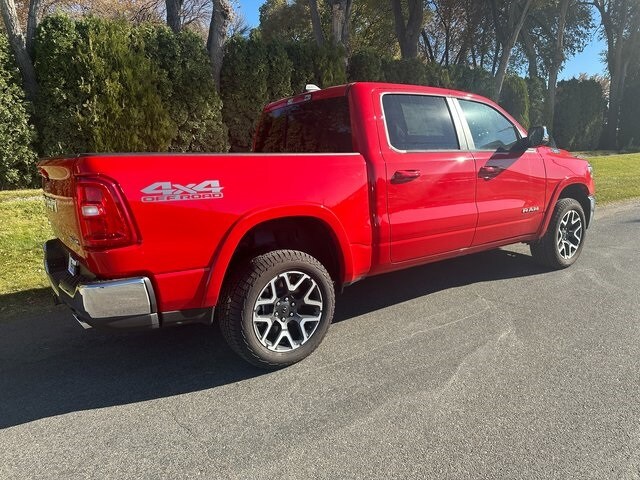 2025 Ram 1500 Laramie photo 3