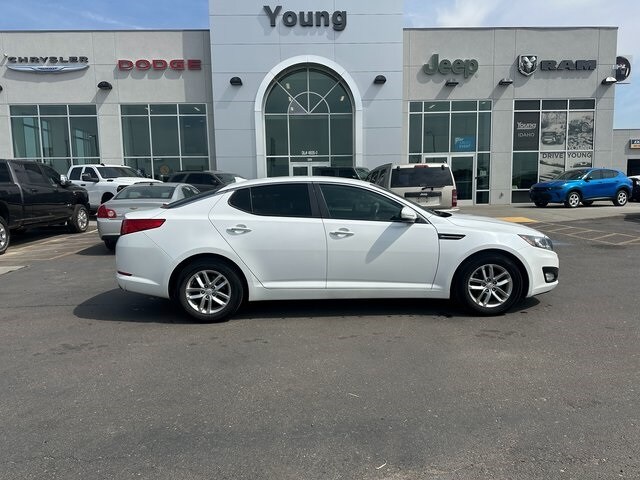 2013 Kia Optima LX photo 2