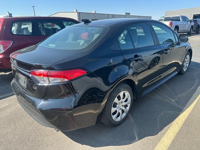 2023 Toyota Corolla LE photo 2