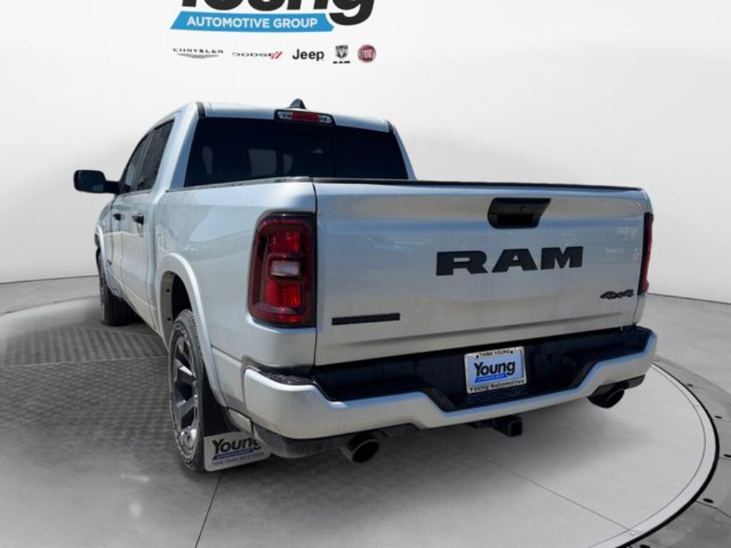 New 2026 Ram 1500 BIG HORN CREW CAB 4X4 5'7 BOX Pickup