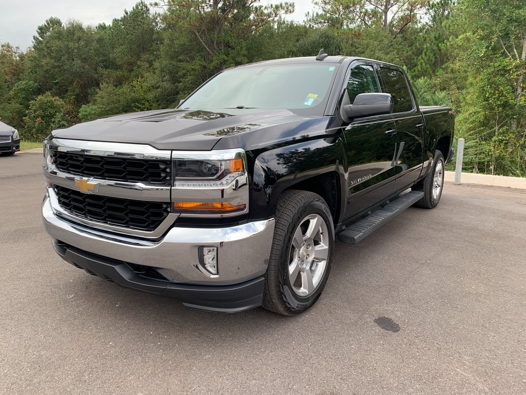Used 2017 Chevrolet Silverado 1500 LT w/1LT Truck Crew Cab