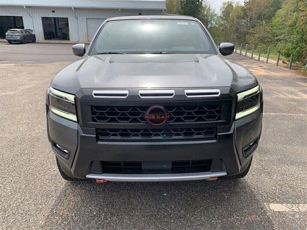 2025 Nissan Frontier PRO-X photo 3