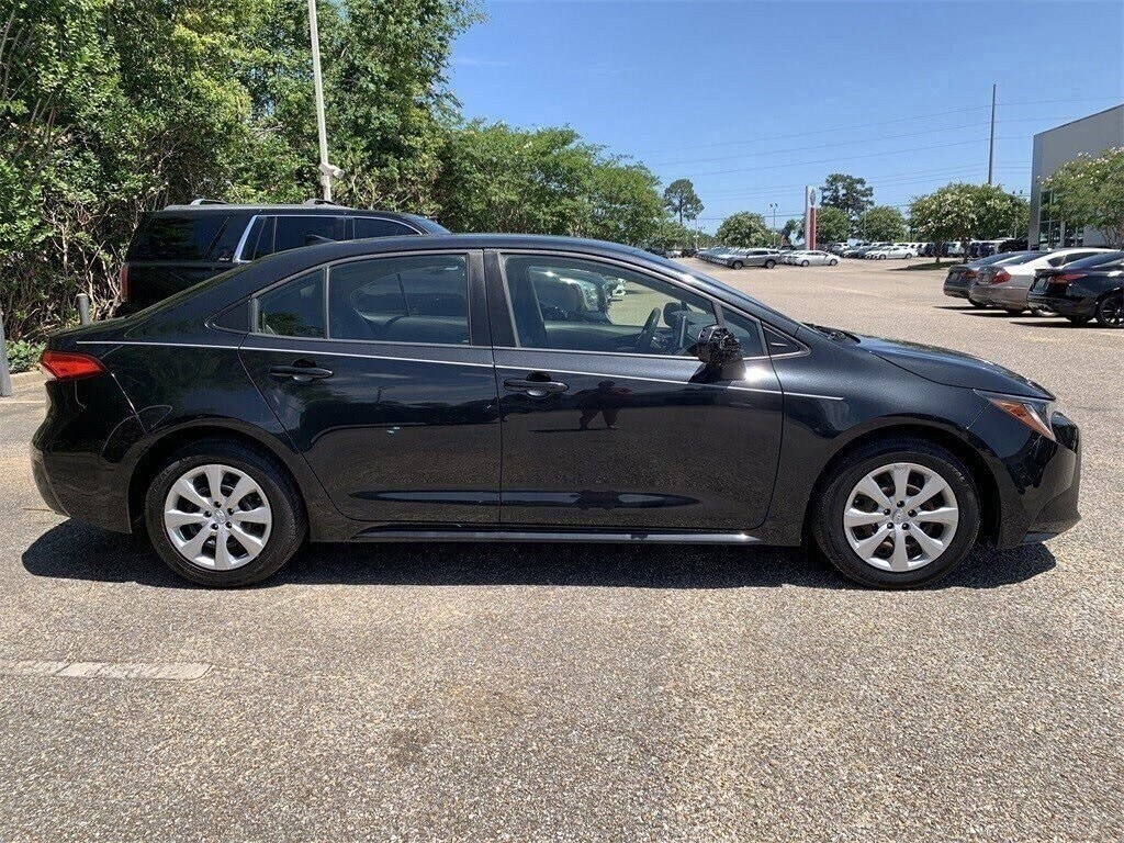 Used 2021 Toyota Corolla LE with VIN JTDEPMAE0MJ126944 for sale in Dothan, AL