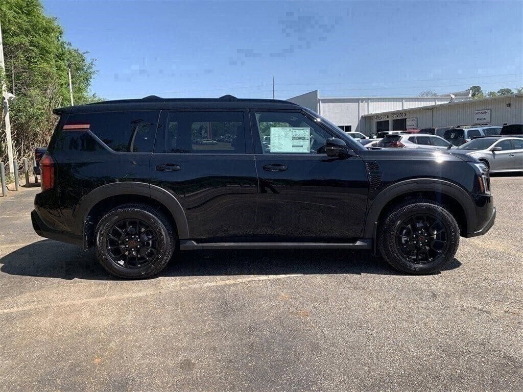 2025 Nissan Armada photo 2