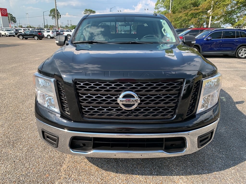 2019 Nissan Titan SV photo 2