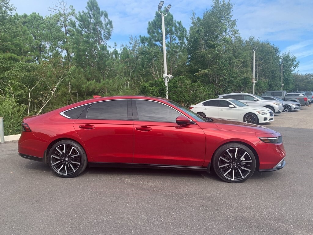 2023 Honda Accord Hybrid Touring photo 2