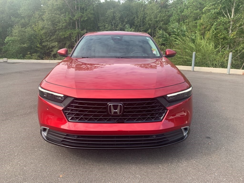 2023 Honda Accord Hybrid Touring photo 3