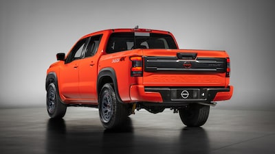 2025%20Nissan%20Frontier-PRO-4X-rear.png