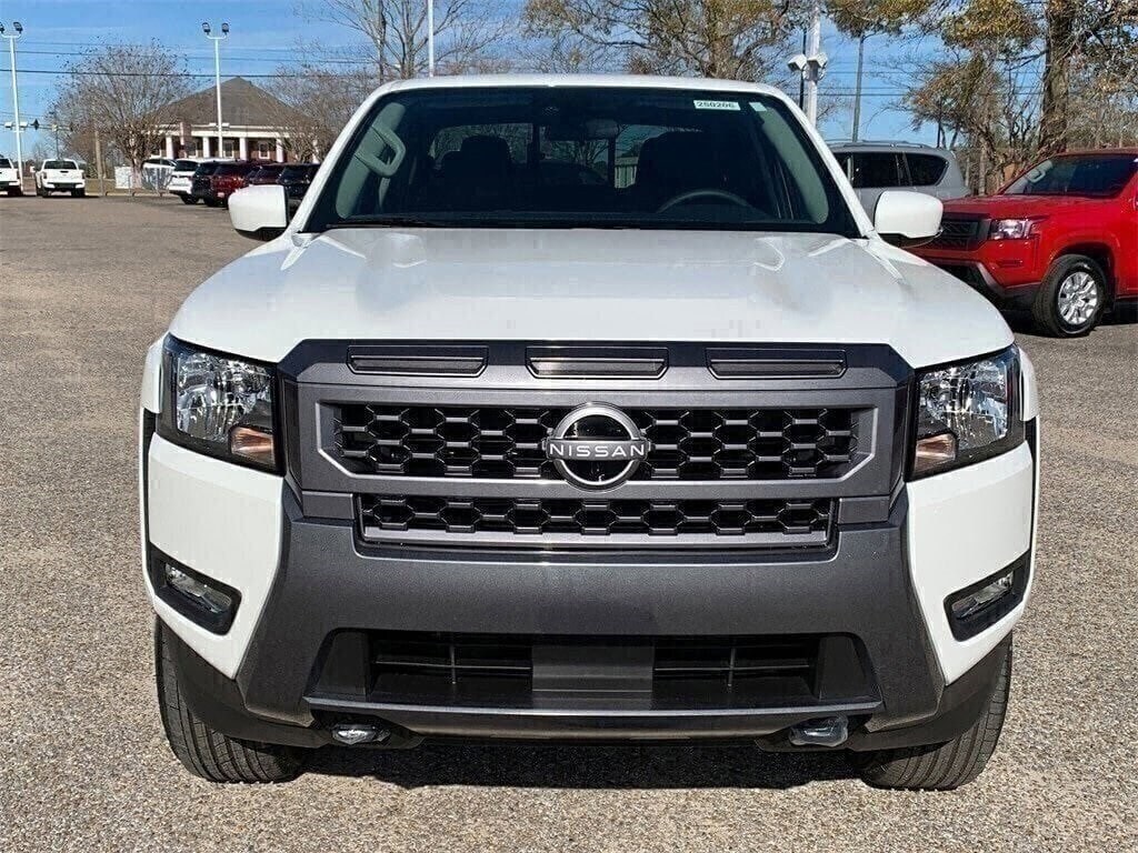 2025 Nissan Frontier SV photo 3