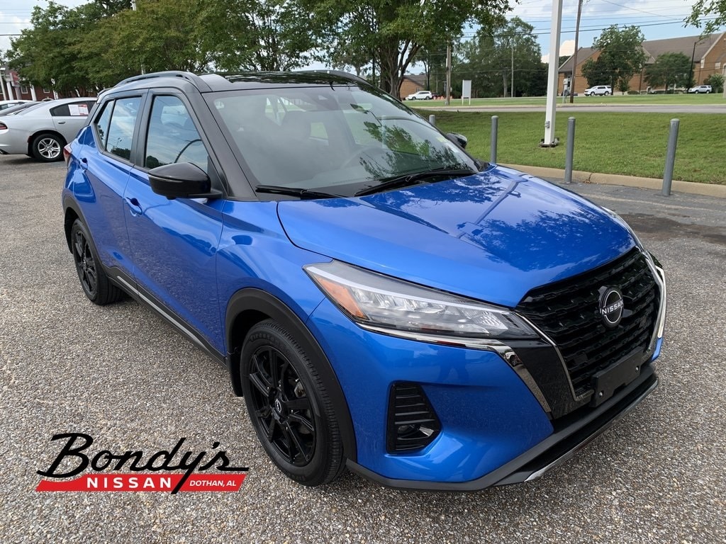 2023 Nissan Kicks SR