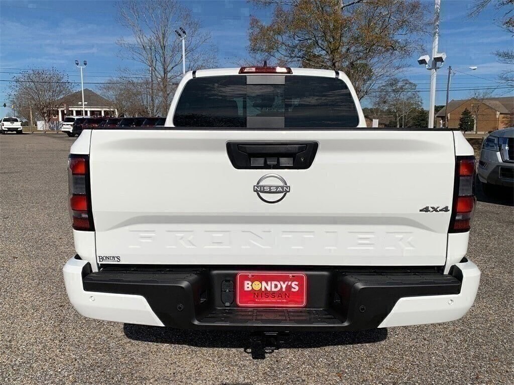 2025 Nissan Frontier SV photo 4