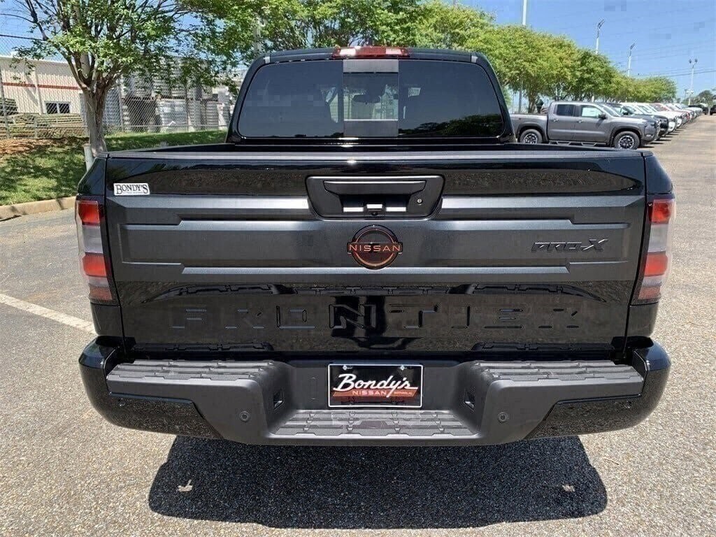 2025 Nissan Frontier PRO-X photo 4