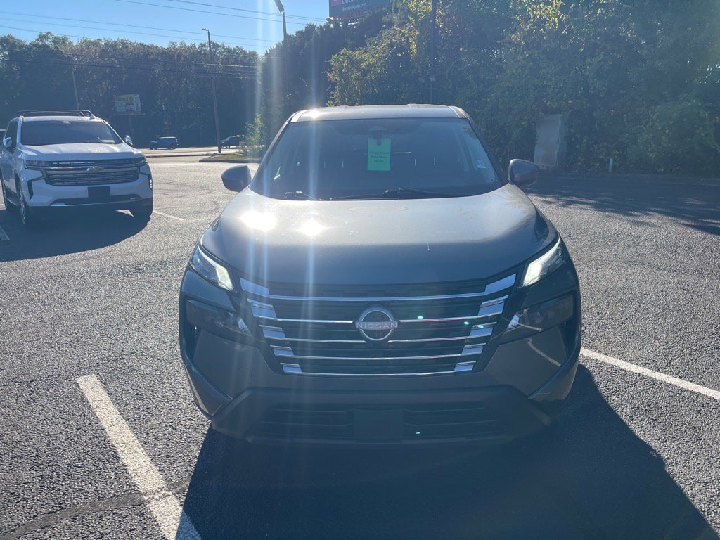 Used 2024 Nissan Rogue SV SUV