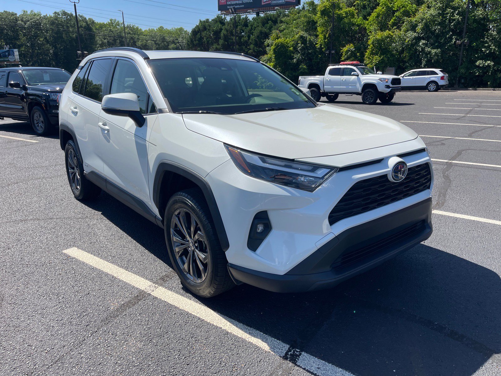 2022 Toyota RAV4 Hybrid XLE Premium AWD's photo