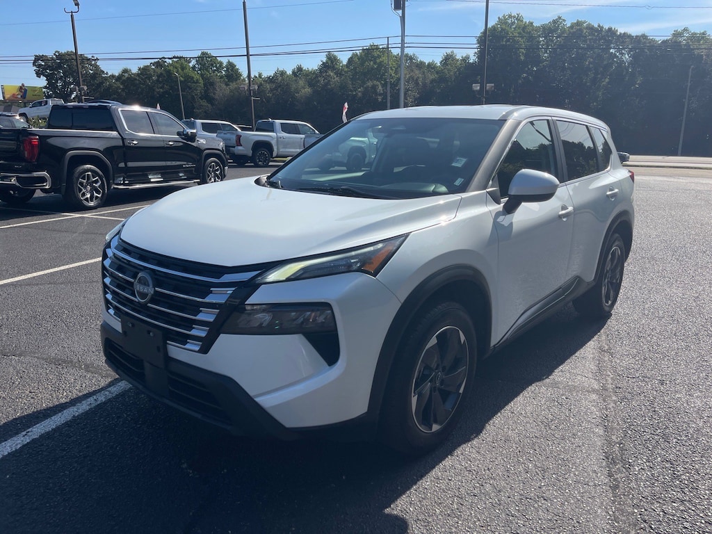 Used 2024 Nissan Rogue SV SUV