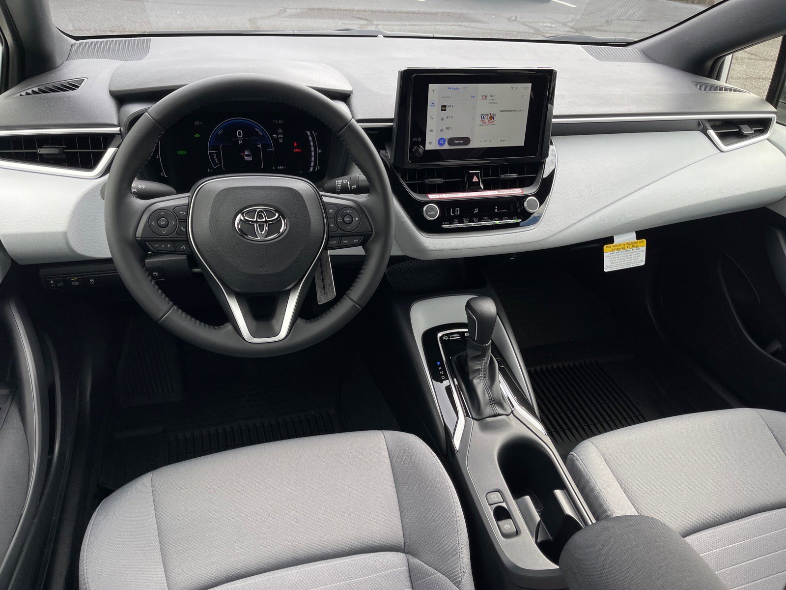 2026 Toyota Corolla SE - Photo 4
