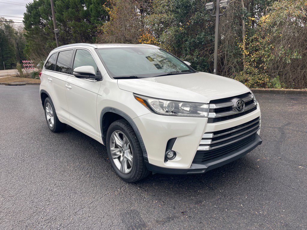 2019 Toyota Highlander Limited's photo